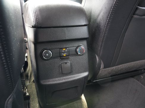 Used 2017 Ford Explorer XLT w/ Equipment Group 202A FWD image 26