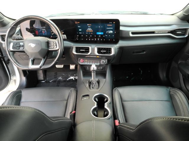 Used 2025 Ford Mustang Premium RWD image 3