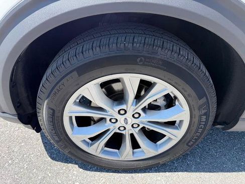 Certified 2023 Ford Explorer XLT w/ Equipment Group 202A AWD/4WD image 11