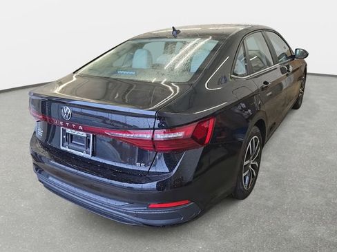 New 2026 Volkswagen Jetta SE FWD image 4