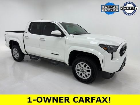Used 2025 Toyota Tacoma SR5 image 1