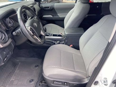 Used 2023 Toyota Tacoma SR5 w/ Technology Package AWD/4WD image 18
