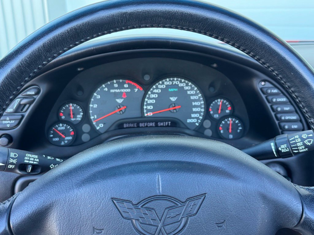 Used 2000 Chevrolet Corvette Convertible w/ Memory Pkg RWD image 28