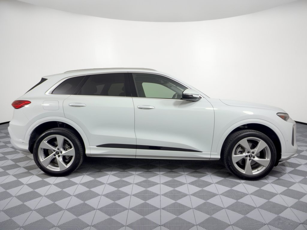 Certified 2026 Audi Q5 Premium AWD/4WD image 8
