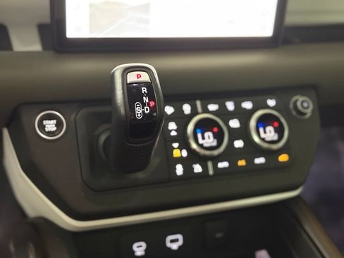 Used 2020 Land Rover Defender 110 HSE AWD/4WD image 15