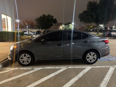 Certified 2022 Nissan Versa S image 5