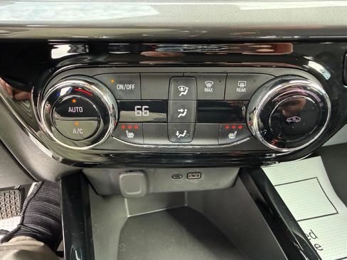 Certified 2024 Chevrolet Trax ACTIV FWD image 20