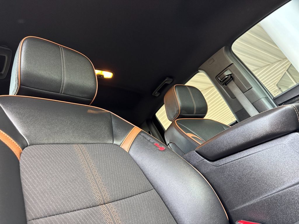 Used 2025 GMC Canyon AT4 AWD/4WD image 17
