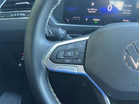 Used 2023 Volkswagen Tiguan SE FWD image 20