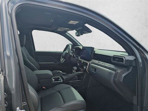 Used 2026 Toyota Tacoma Limited AWD/4WD image 15