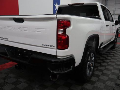 Used 2022 Chevrolet Silverado 2500 Custom w/ Custom Value Package AWD/4WD image 19