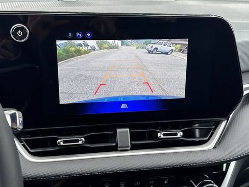 New 2027 Chevrolet Equinox LT FWD image 20