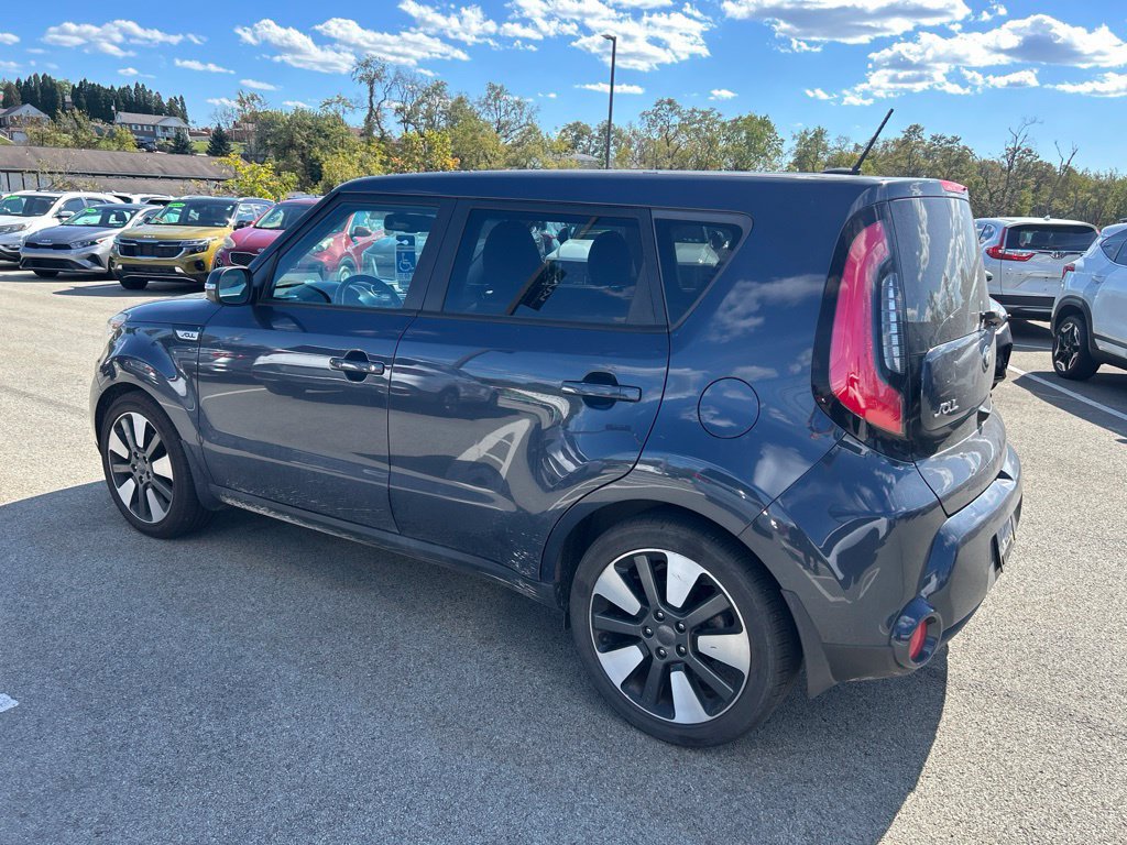 Used 2015 Kia Soul ! FWD image 4