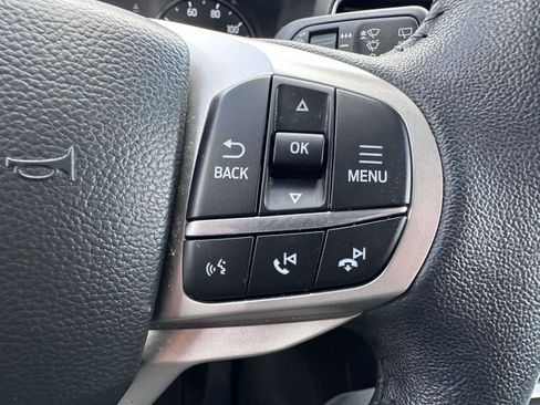 Used 2023 Ford Explorer XLT w/ Equipment Group 202A AWD/4WD image 19