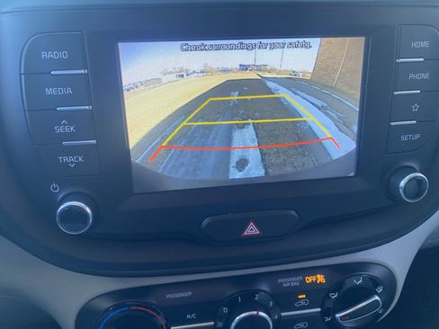 Used 2020 Kia Soul LX image 16