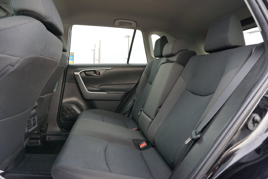 Used 2023 Toyota RAV4 LE AWD/4WD image 11