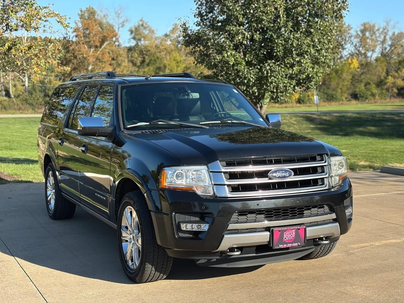 Used 2015 Ford Expedition EL Platinum AWD/4WD image 3