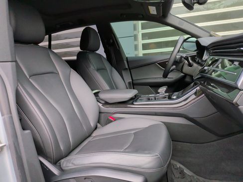 Used 2023 Audi Q8 Premium Plus w/ Premium Plus Package image 34