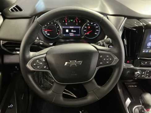 Used 2023 Chevrolet Traverse RS AWD/4WD image 17