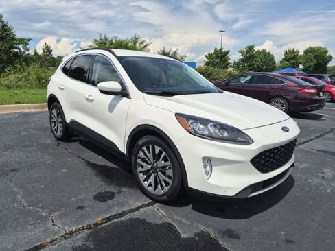 Used 2021 Ford Escape Titanium FWD image 4