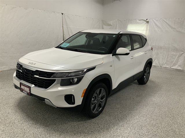 Used 2026 Kia Seltos LX AWD/4WD image 2