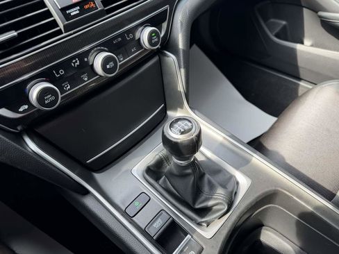Used 2018 Honda Accord Sport image 24