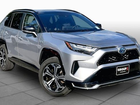 Used 2022 Toyota RAV4 XSE w/ Premium Package AWD/4WD image 3
