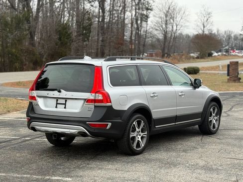 Used 2015 Volvo XC70 T6 Premier Plus image 4