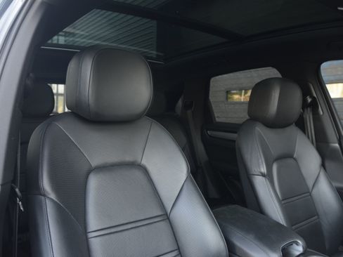 Certified 2021 Porsche Cayenne AWD/4WD image 20