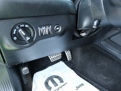 Used 2015 Dodge Challenger R/T Scat Pack w/ Leather Interior Group RWD image 26