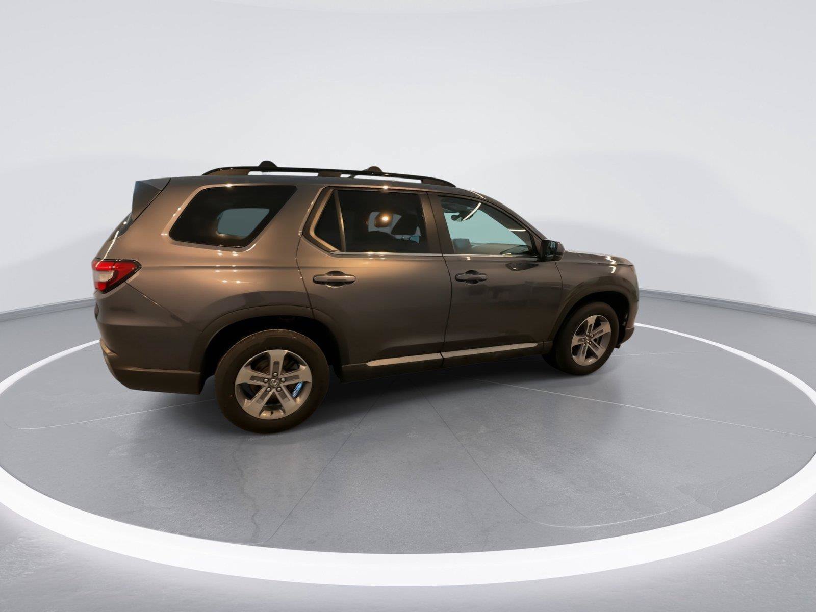 Used 2025 Honda Pilot EX-L image 9