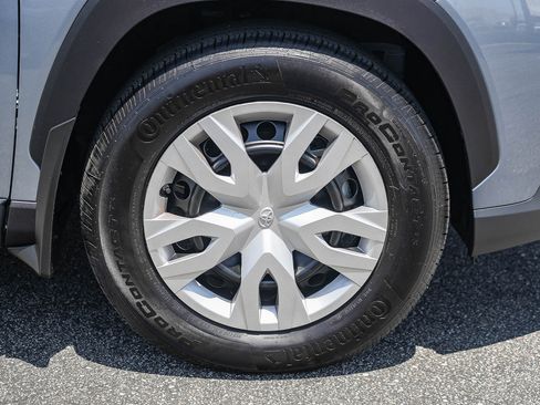 Used 2025 Toyota Corolla Cross L FWD image 12