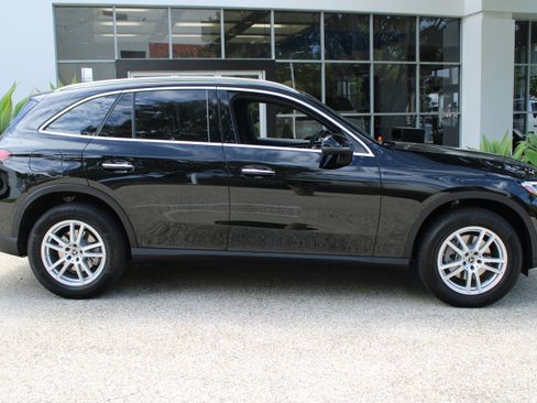 Used 2025 Mercedes-Benz GLC 300 GLC 300 image 10
