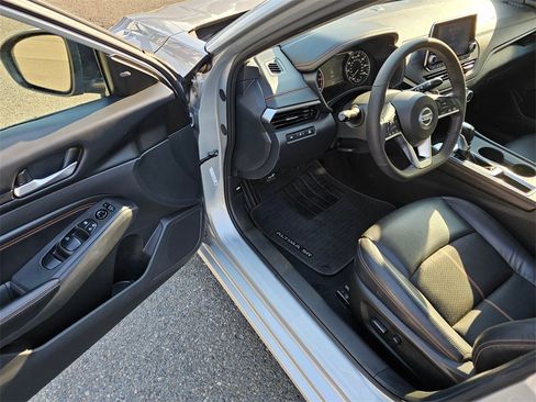 Used 2022 Nissan Altima 2.5 SR image 15