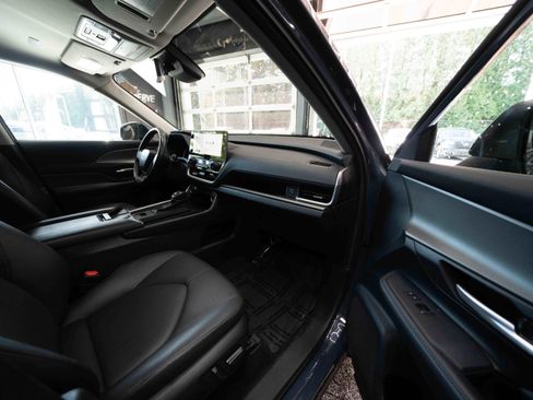 Used 2024 Toyota Grand Highlander XLE AWD/4WD image 26