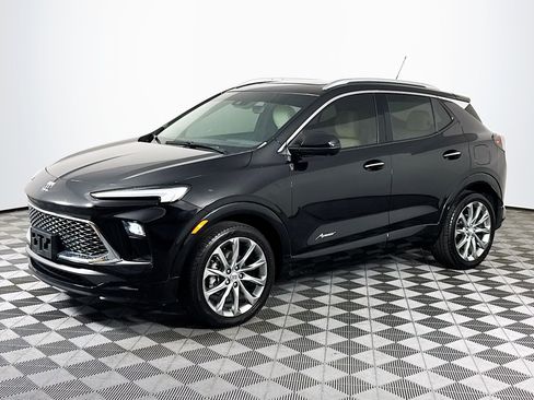 Used 2024 Buick Encore GX Avenir w/ Avenir Technology Package FWD image 4