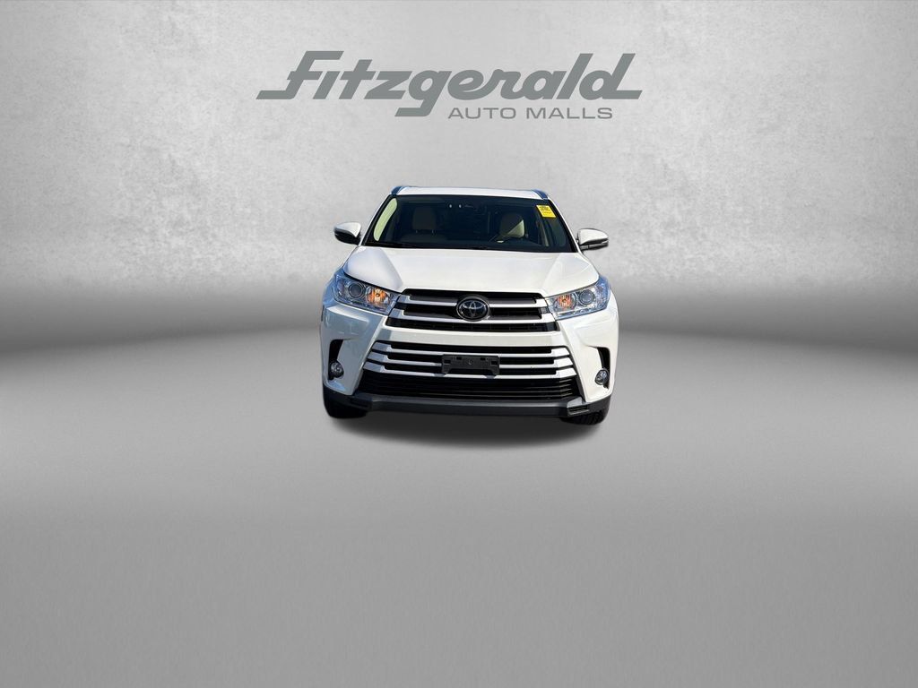 Used 2018 Toyota Highlander XLE AWD/4WD image 2