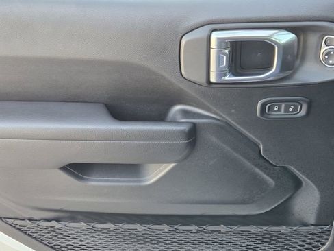 Certified 2025 Jeep Wrangler Sport S image 24