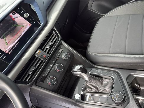 Used 2022 Volkswagen Taos SE image 21