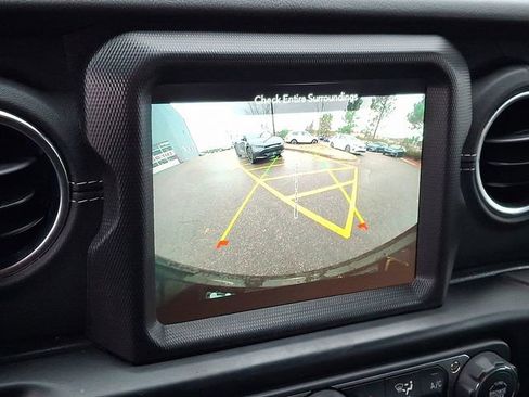 Used 2021 Jeep Wrangler Unlimited Sahara image 19