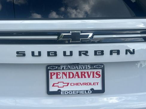 Used 2024 Chevrolet Suburban Z71 w/ Luxury Package AWD/4WD image 5