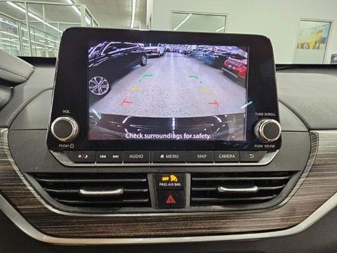 Used 2019 Nissan Altima 2.5 SL FWD image 17