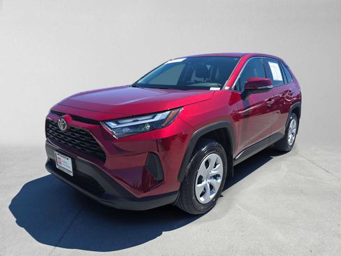 Certified 2025 Toyota RAV4 LE AWD/4WD image 7