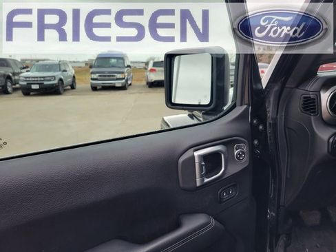 Used 2020 Jeep Wrangler Unlimited Sahara image 10