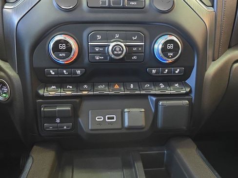 Used 2021 GMC Sierra 1500 Denali w/ Denali Ultimate Package AWD/4WD image 24