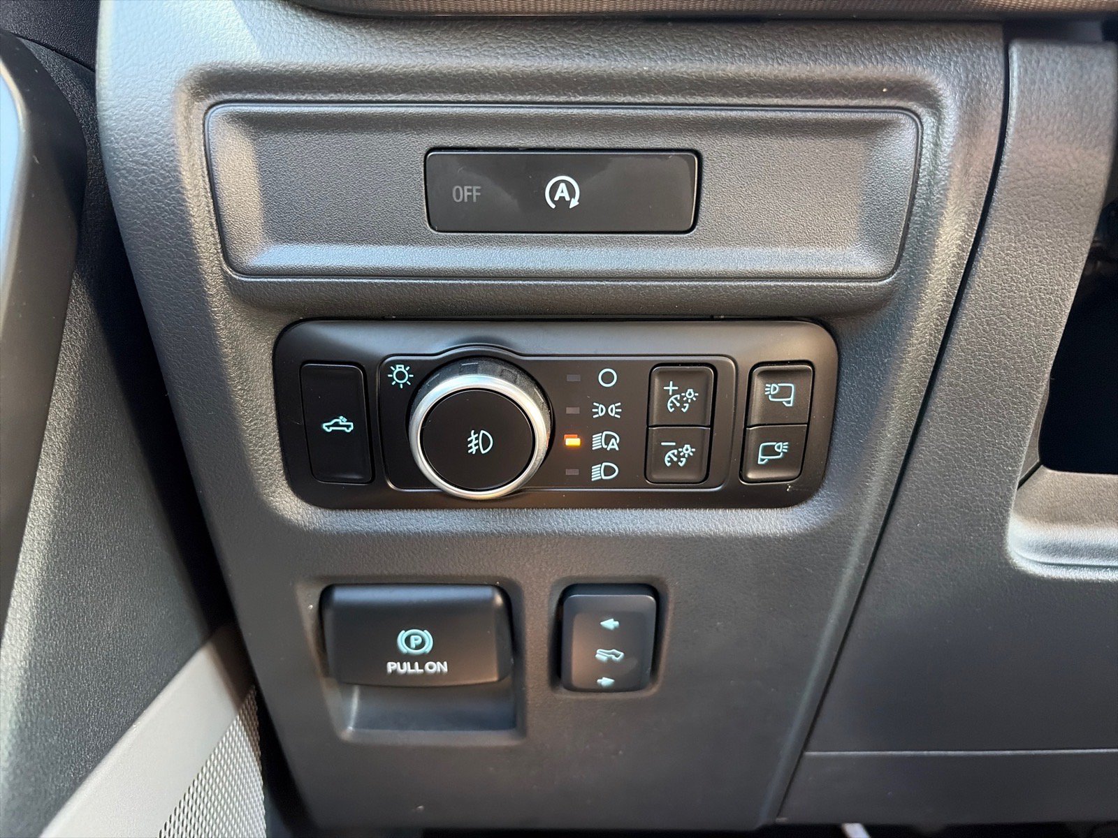 Used 2025 Ford F150 Lariat AWD/4WD image 33