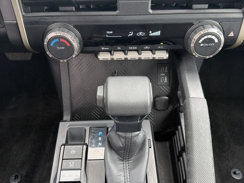 Used 2025 Toyota Tacoma SR5 AWD/4WD image 24