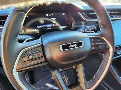 Used 2023 Jeep Grand Cherokee L Laredo image 20