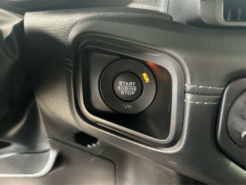 Used 2024 Jeep Wrangler Unlimited Sahara AWD/4WD image 28