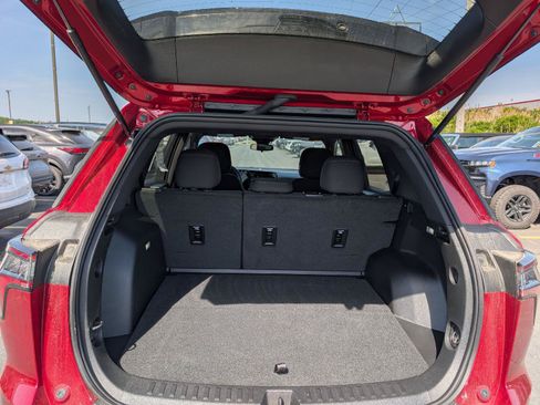 Used 2026 Chevrolet Equinox LT FWD image 6